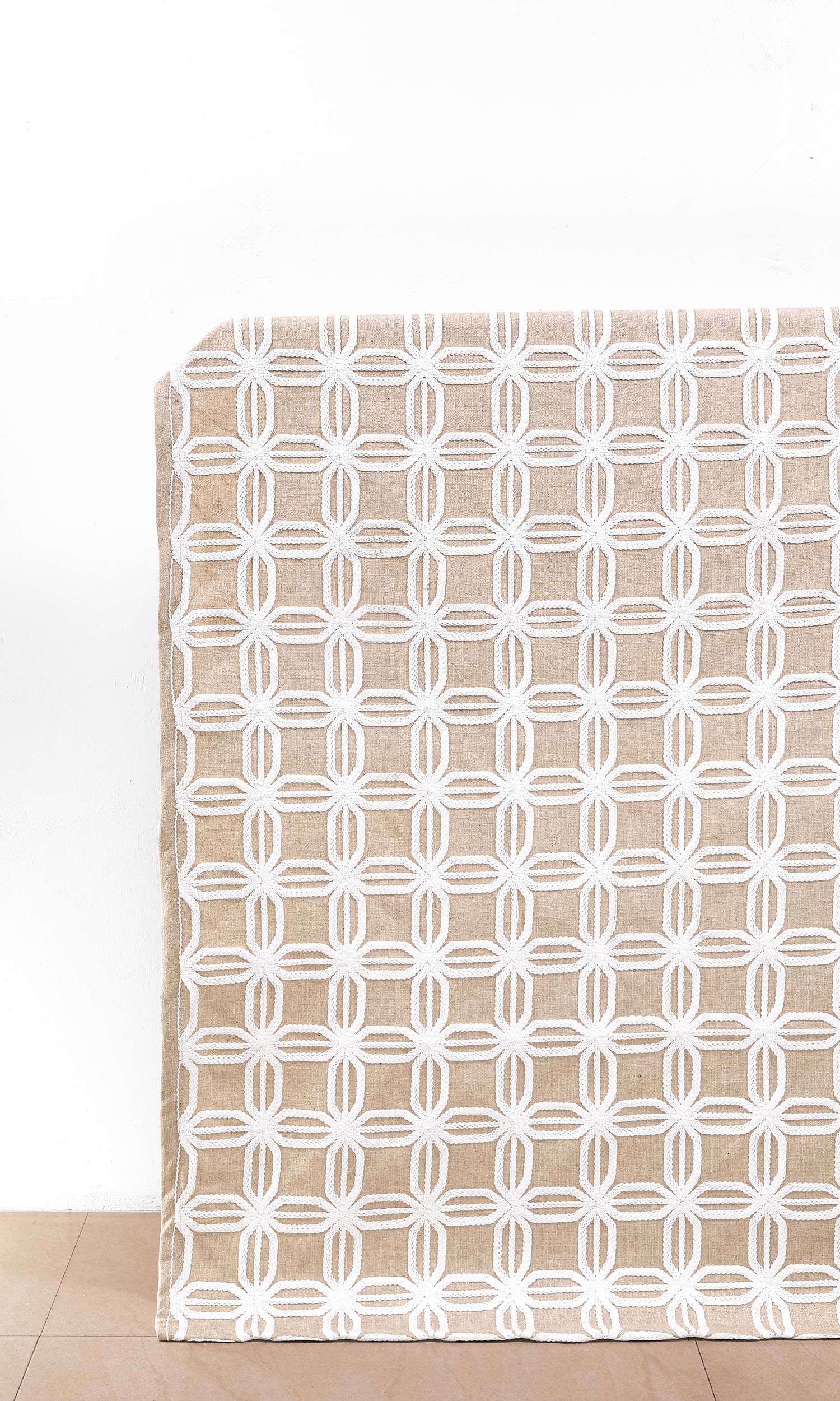 Geometric Cotton-Linen Home Décor Fabric Sample (Beige/ White)