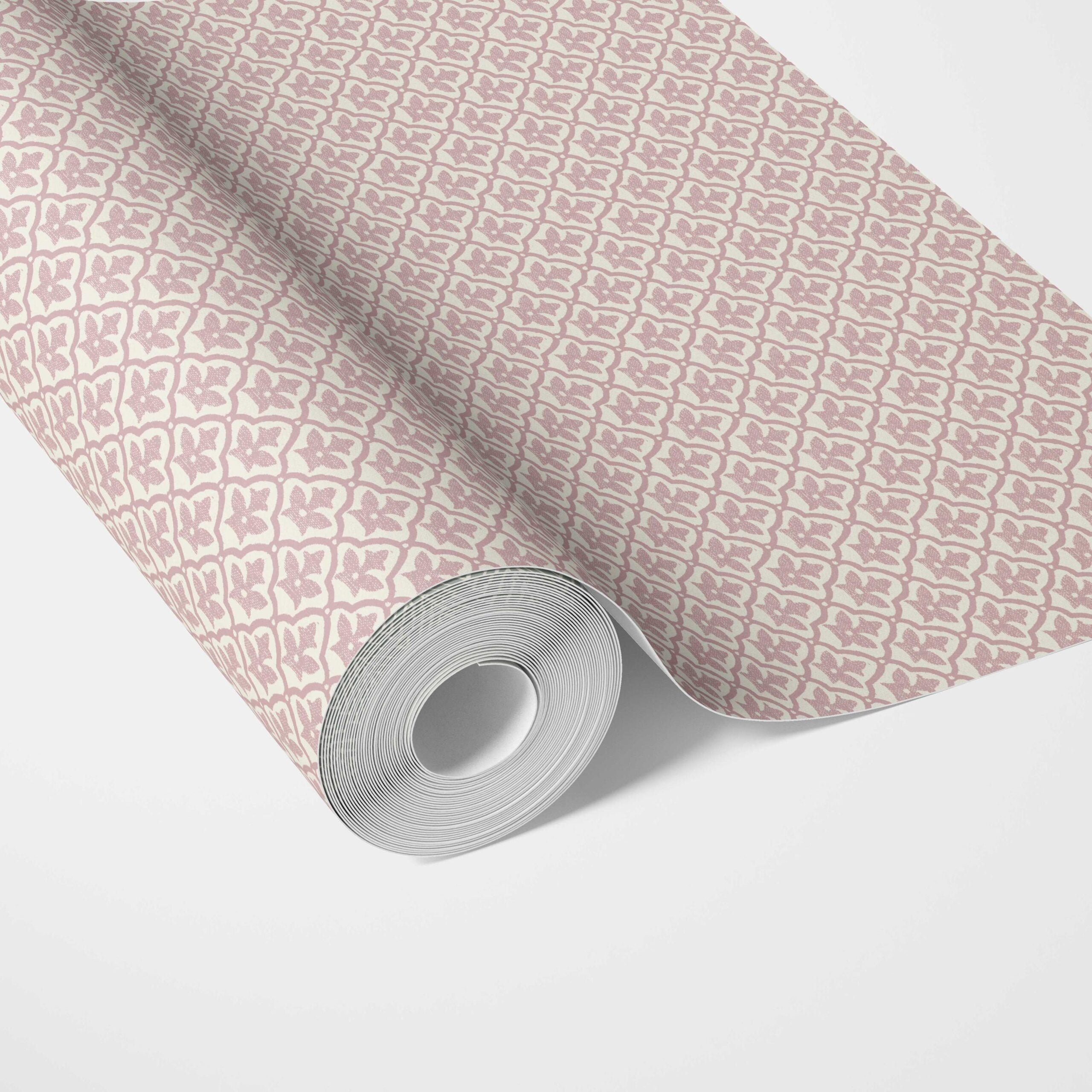 Small-Scale Floral Lattice Traditional Wallpaper (Soft Pink/ White)